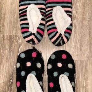 Women slippers. Machine washable. Size Small. Fits 6-8